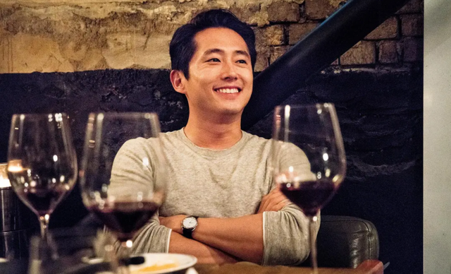 详解韩国高分电影《燃烧》中的现实讽刺和存在意义