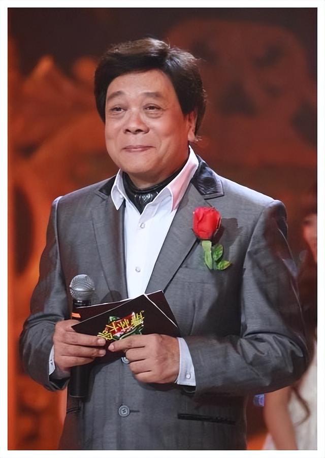 王冠：因“桃色新闻”从央视销声匿迹，辞退事件背后究竟有何隐情