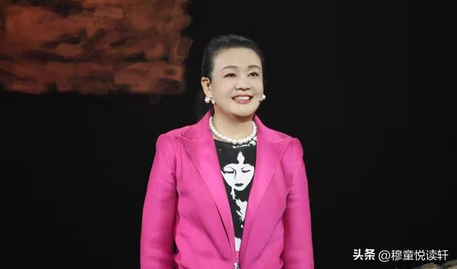 67岁的张兰在厨房间直播,不服输的女人,在哪儿都能重新站起来