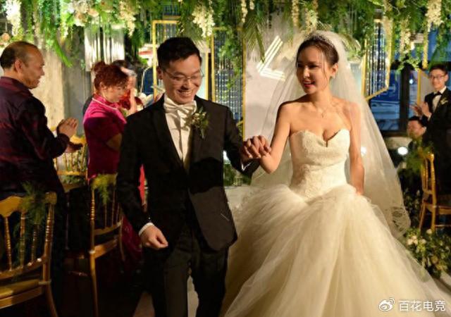 伊芙蕾雅父亲节给天蚕土豆送催更神器，网友：变相让他打游戏？