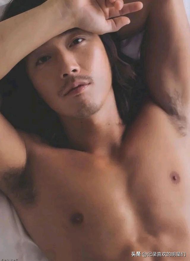 年近45岁的张赫依旧少年感满满，他的少年感来源于什么地方？