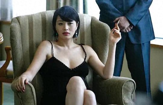 “韩国巩皇”金惠秀的2部性感大片