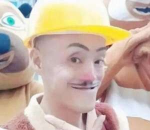 女主播直播摩的(此人靠“光头强”走红，娶网红开豪车，后媳妇跑路，开摩的讨生活)