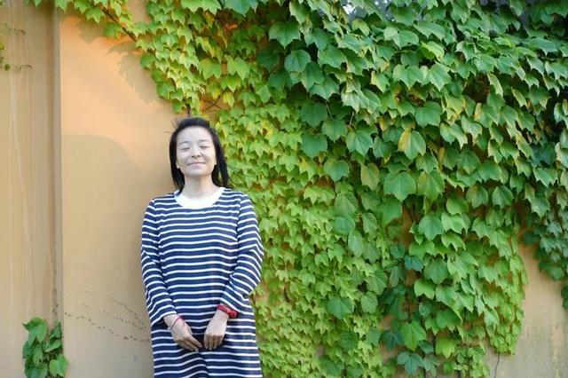 长时间戴口罩浑身不适？美女瑜伽教练带你练独创呼吸操，快速平静身心