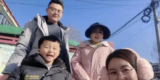 田静直播，称想回九江却怕被质疑蹭流量，没辞职利用吃饭时间带货