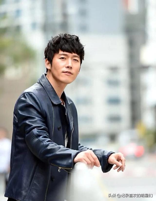 年近45岁的张赫依旧少年感满满，他的少年感来源于什么地方？