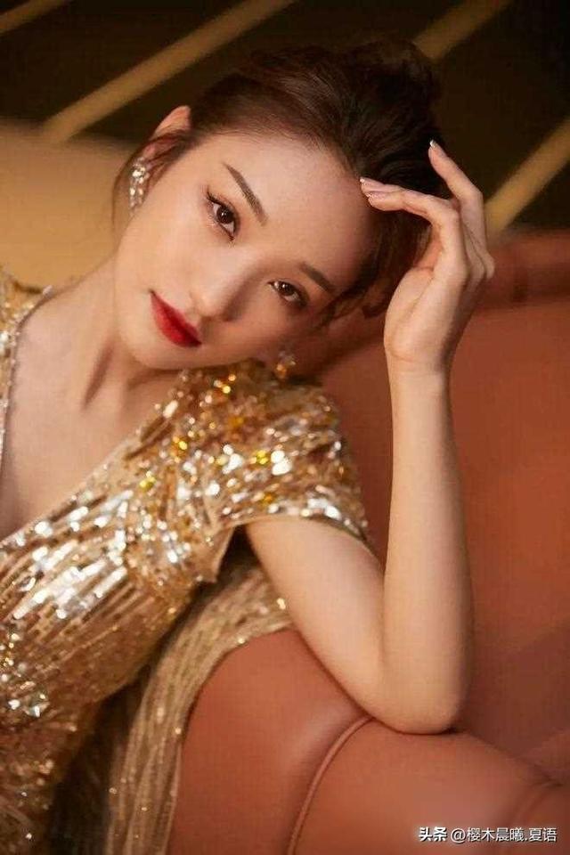 笑起来最好看的女主持人，央视电影频道当家花旦蓝羽，你认同吗？