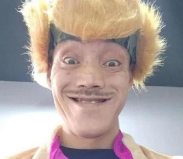 此人靠“光头强”走红，娶网红开豪车，后媳妇跑路，开摩的讨生活