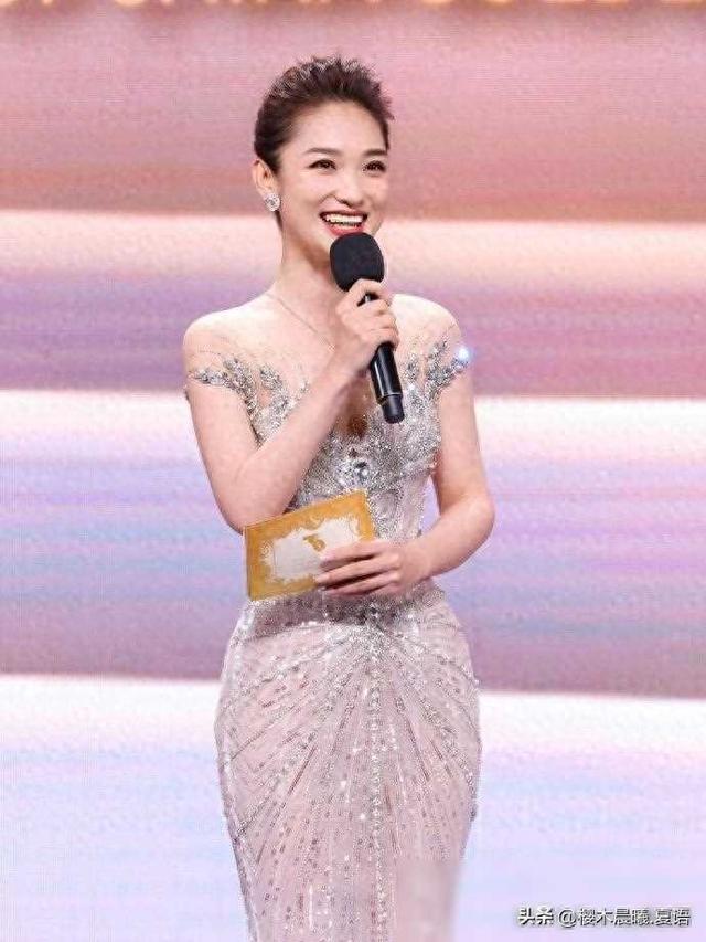笑起来最好看的女主持人，央视电影频道当家花旦蓝羽，你认同吗？