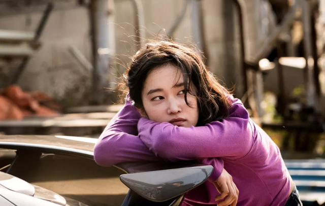 详解韩国高分电影《燃烧》中的现实讽刺和存在意义