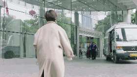 女主播露珠(金牌女主播渴望飙车潜伏，上天入地)