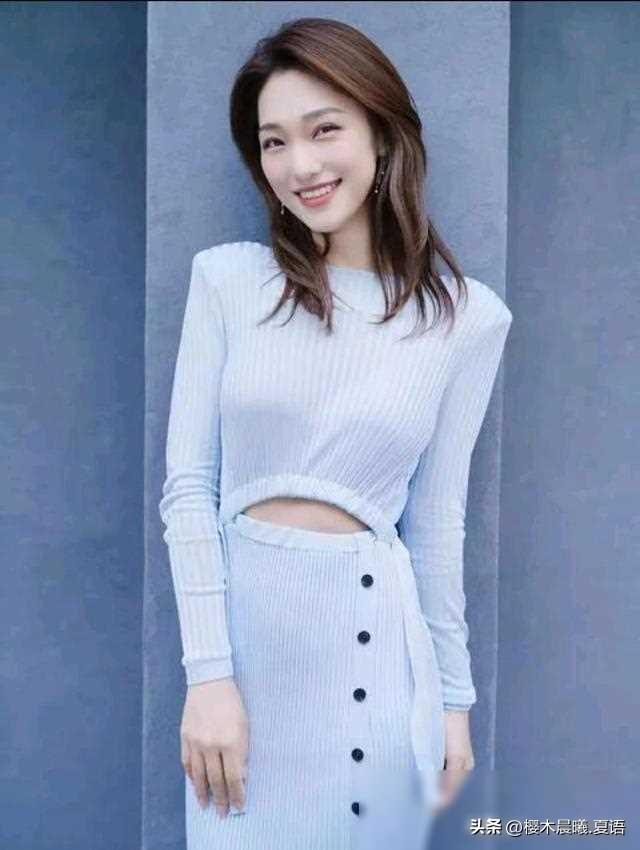 笑起来最好看的女主持人，央视电影频道当家花旦蓝羽，你认同吗？