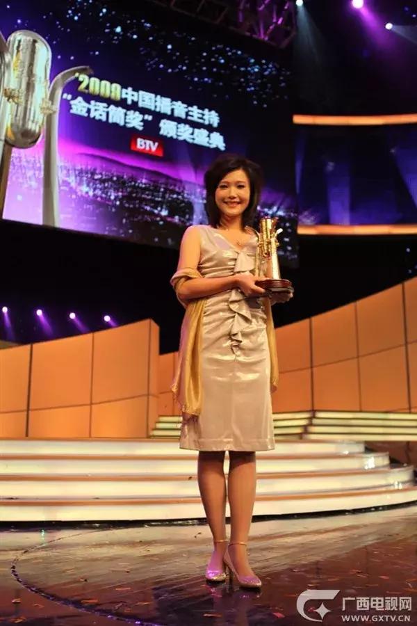 金牌女主播渴望飙车潜伏,上天入地!