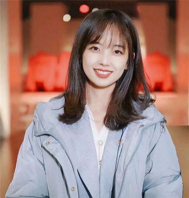 一夜涨粉200W，最美央视女主播王冰冰是什么来头？