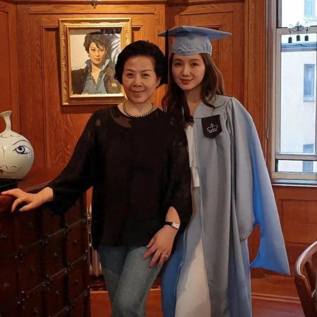 沈诗琪:哥伦比亚大学硕士,未来主持界的新巨星!
