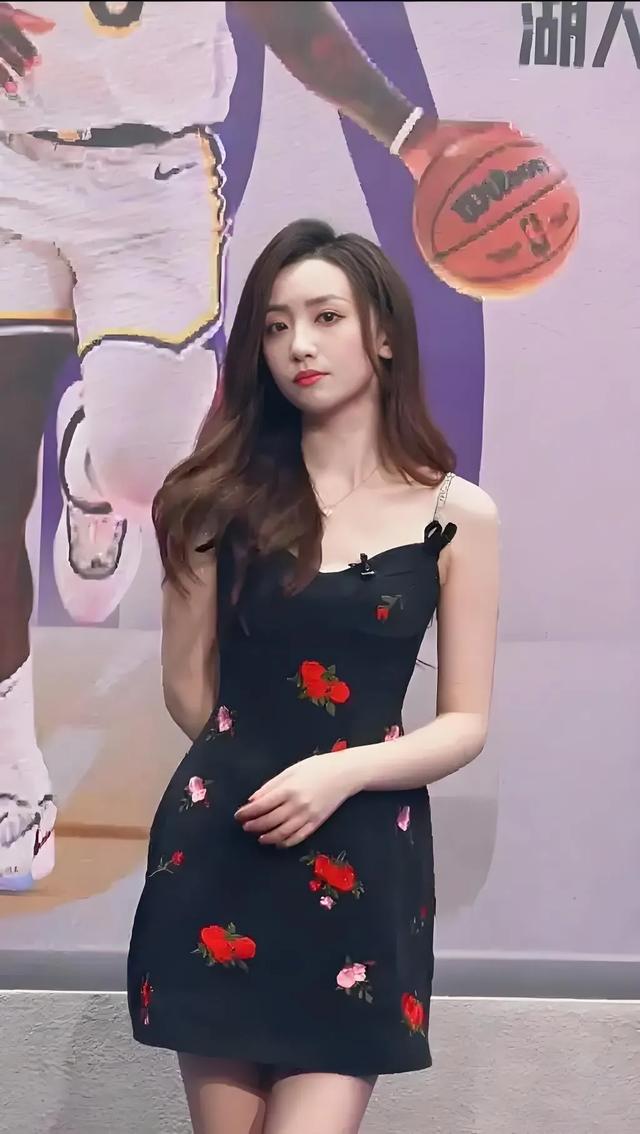 NBA十大美女主播,颜值爆表,身材火辣,谁是你的心动女神?
