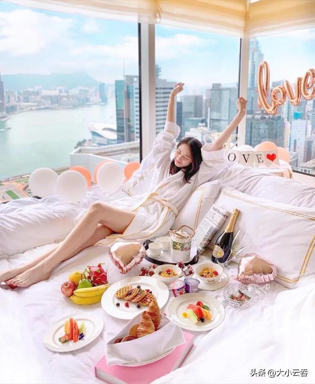 TVB一线主持女友三点式泳衣索到爆，样靓身材正，不出道好浪费