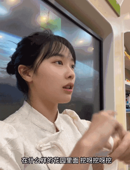 挖呀挖女幼师现状曝光：住豪宅别墅开豪车，不直播靠广告赚钱