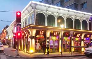 女主播尹尹(长春桂林路美食街)