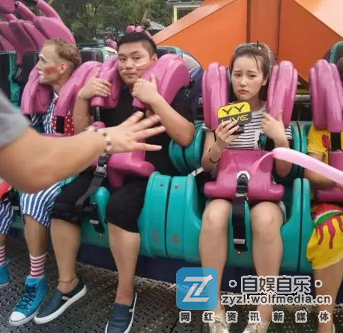 YY夏可可长隆直播，大秀性感身材！