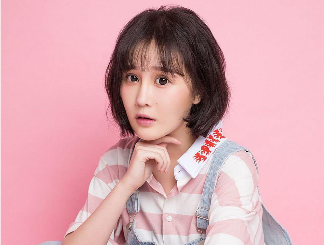 赵本山女儿逼汪涵喊她“球姐”,目中无人直播炫富惹人嫌