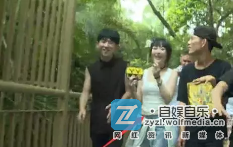 YY夏可可长隆直播，大秀性感身材！