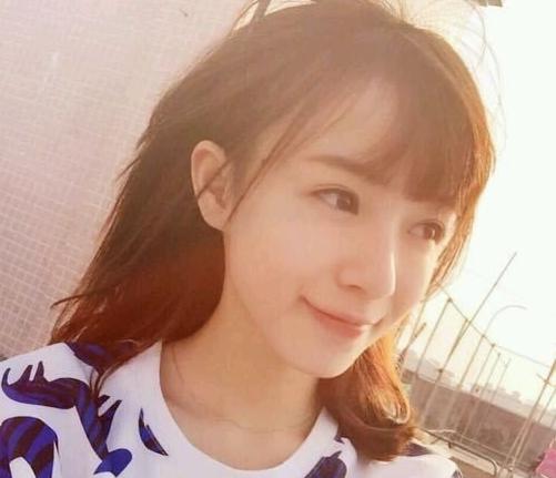 盘点人美声甜的女主播：冯提莫唱神曲《小鸡哔哔》