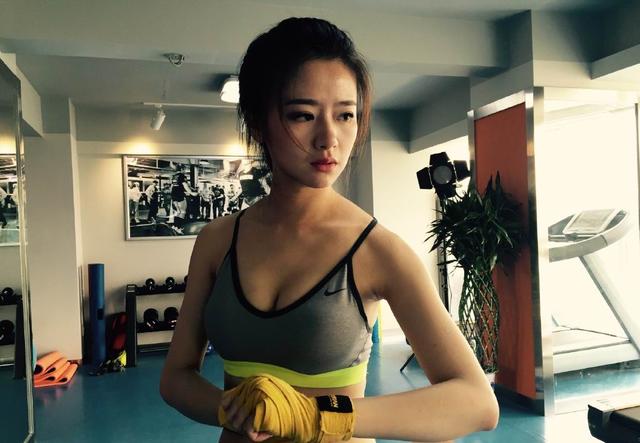 她叫小溢,她是腾讯最美女主播,她是中国万千篮球迷心中的女神!