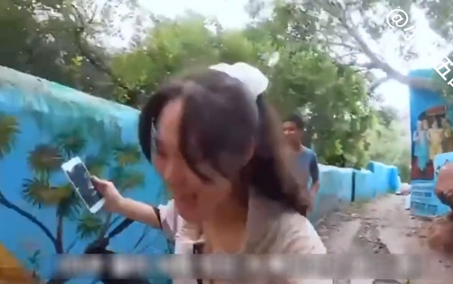 毁三观!韩国女主播到印度旅游被男子尾随露私处,评论区相当炸裂