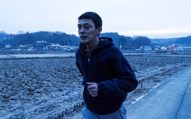 详解韩国高分电影《燃烧》中的现实讽刺和存在意义