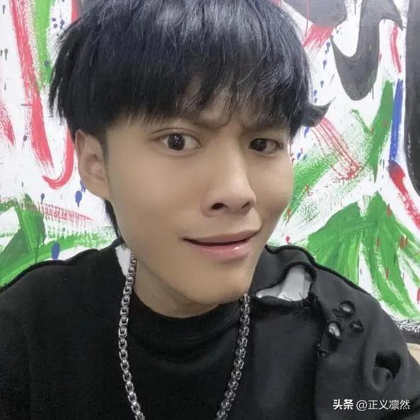 斗鱼主播一条小团团涉赌被捕，一手好牌打得稀烂，太让人惋惜了