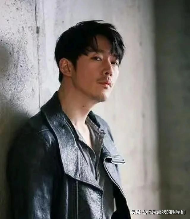 年近45岁的张赫依旧少年感满满，他的少年感来源于什么地方？