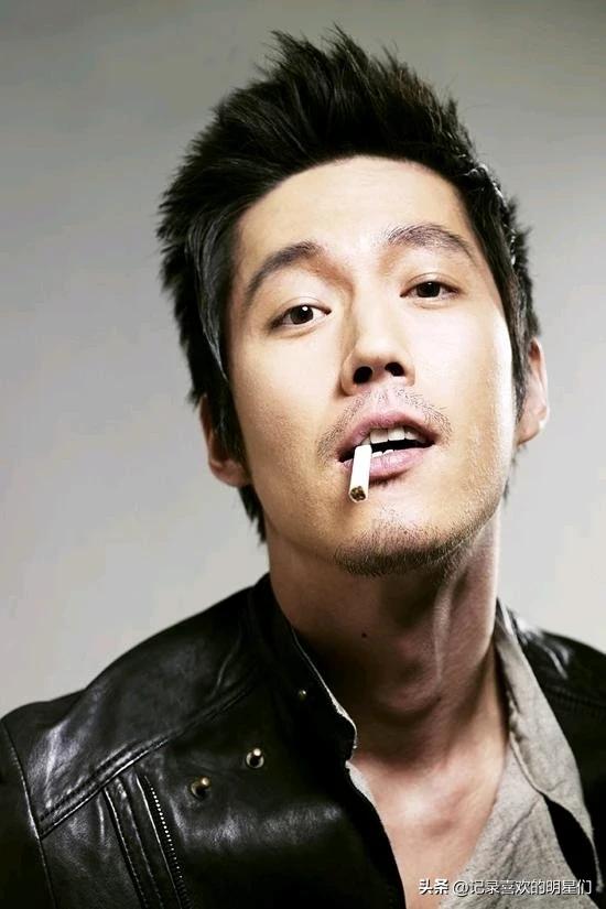 年近45岁的张赫依旧少年感满满，他的少年感来源于什么地方？