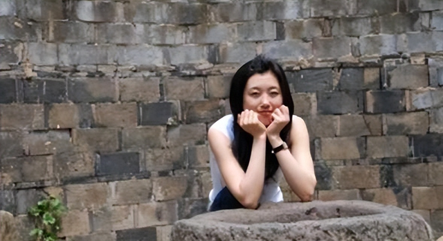 央视主持人李红：因出身被造谣嫁入豪门，如今46岁的她怎样了