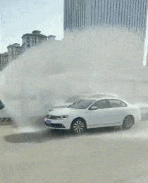 “弟弟的女同学才初一，都这么早熟了吗？”哈哈哈