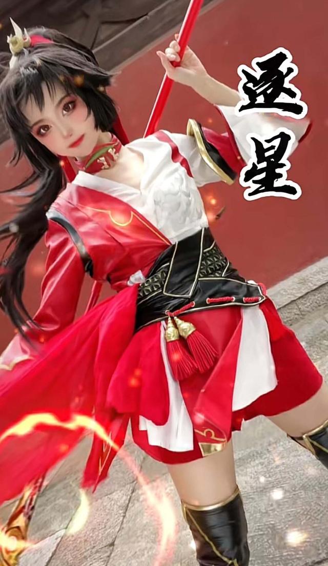 百万网红cos云缨，单个视频点赞超百万，气质一绝，这也太还原了