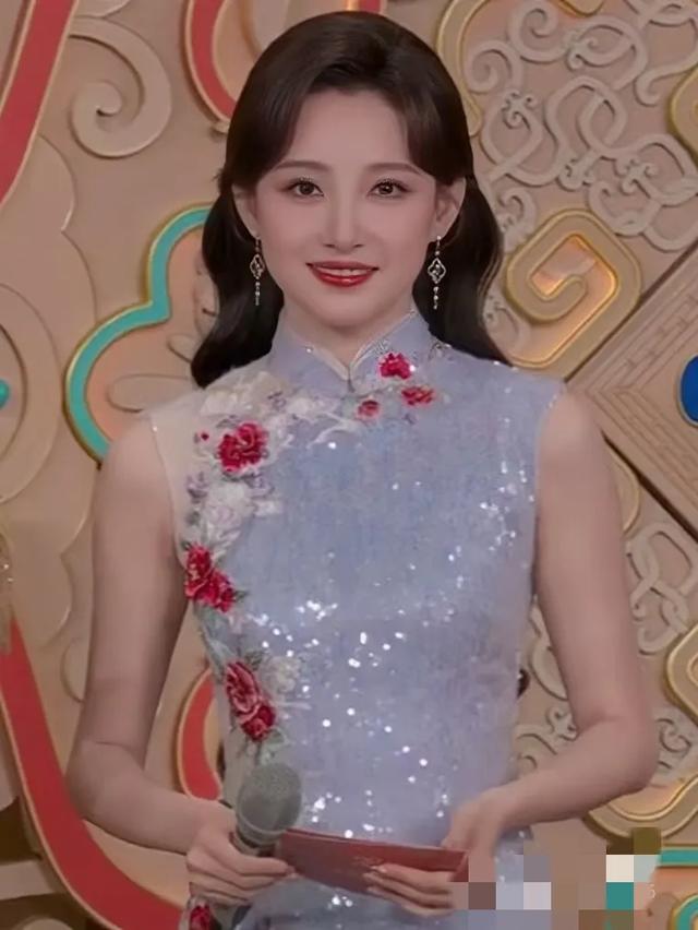 从倪萍到马凡舒，30年央视女主播颜值风云，谁堪称国泰民安脸？
