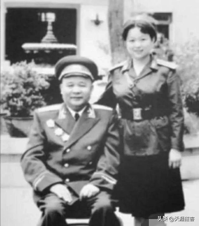 元帅大将的小棉袄们，不一样的温馨。