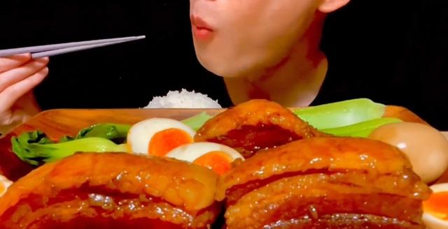 拥有百万粉丝的 YouTube 主播，花了两年戏耍全世界