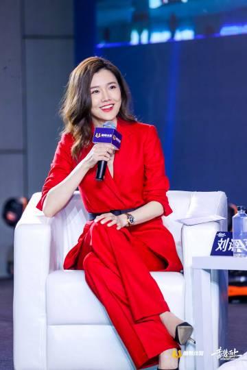 足球女主播哪家强,央视马凡舒,刘语熙,杨茗茗最强三叉戟