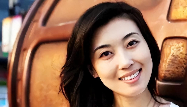 央视主持人李红：因出身被造谣嫁入豪门，如今46岁的她怎样了