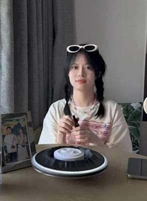 东北女主播和男友直播(“二饼胡拉”直播间的马云飞搭档力哥，选择男友标准出炉)