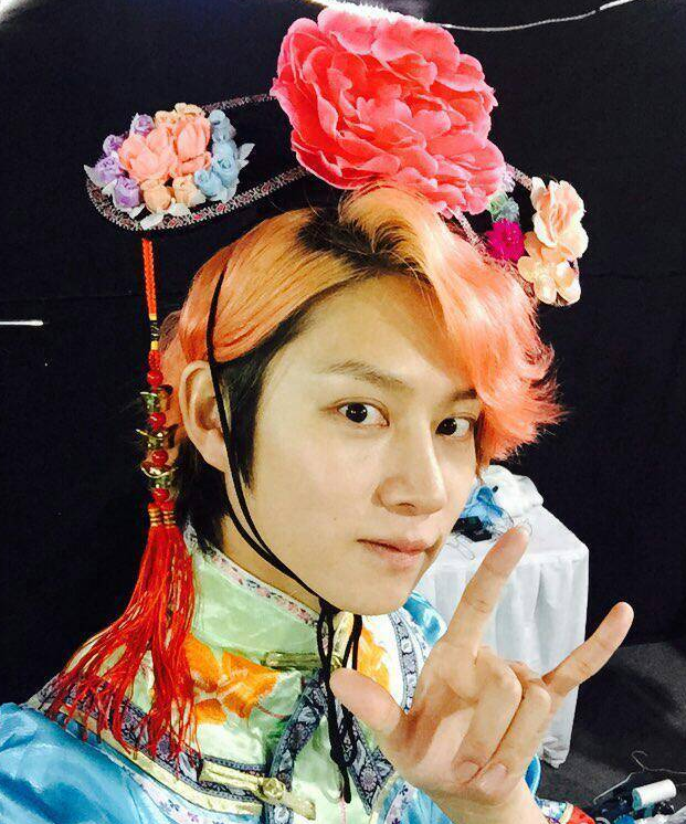 金希澈人设崩塌，被曝订阅辱华频道，昔日友好形象破灭被指太虚伪