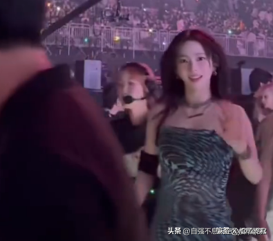 韩女团走光遭偷拍，发现后底裤全漏秒翻脸，国内舒淇也无奈过