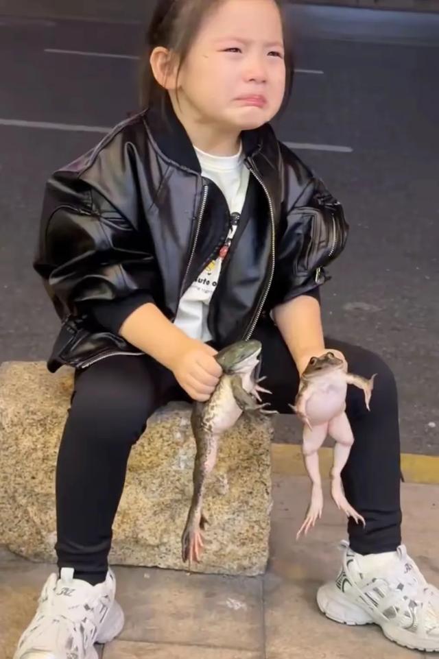 牛蛙小妹妹火了之后，妈妈被批为流量无底线，目前已删除相关视频