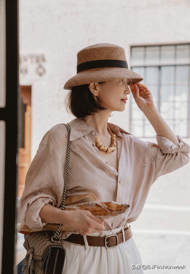 小鱼找到了早秋的正确打开方式，三木妈妈穿搭值得解析