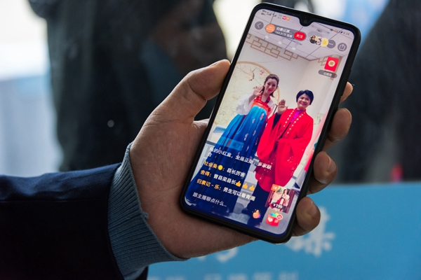 菏泽曹县女县长变身汉服主播