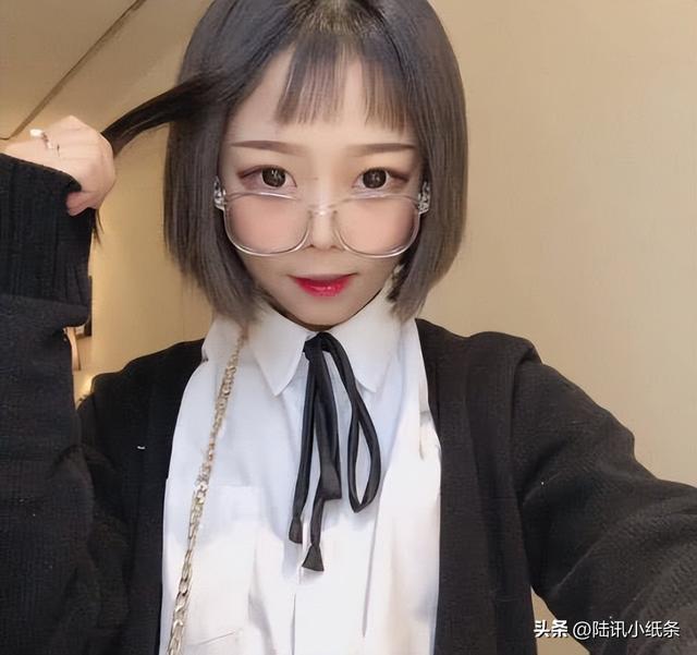 惊!网红顾茜茜日入30万,网红经济的暴富神话还是行业缩影?