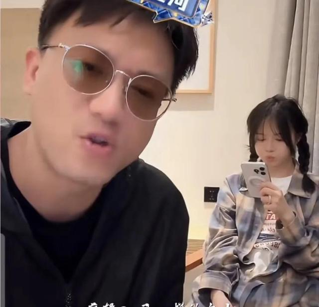 “二饼胡拉”直播间的马云飞搭档力哥，选择男友标准出炉！