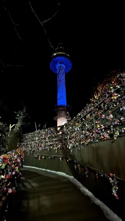 俞灏明与女友韩国甜蜜约会,王晓晨大方晒照,在一起一年超稳定